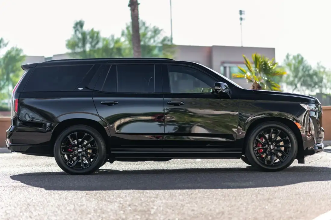 2023 Cadillac Escalade 4WD Sport preview 2