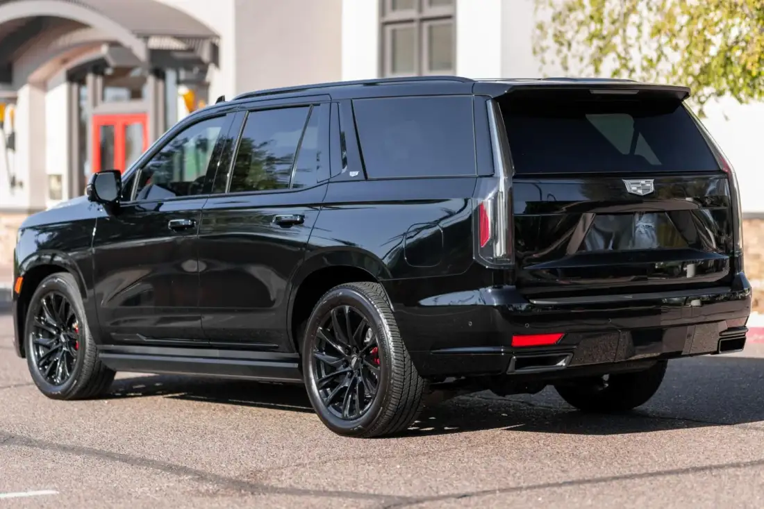 2023 Cadillac Escalade 4WD Sport preview 3