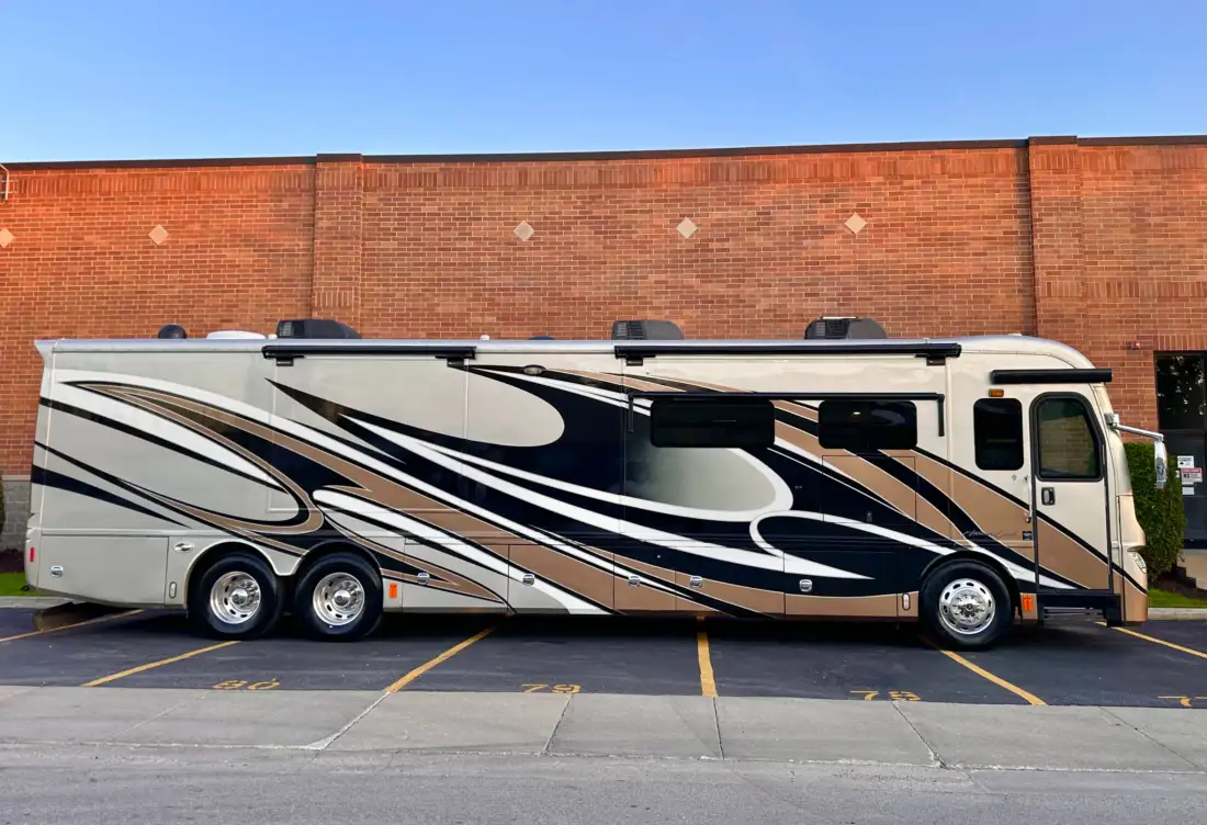 2015 Fleetwood American Revolution LE 42T Motorcoach preview