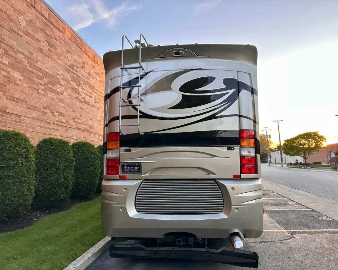 2015 Fleetwood American Revolution LE 42T Motorcoach preview