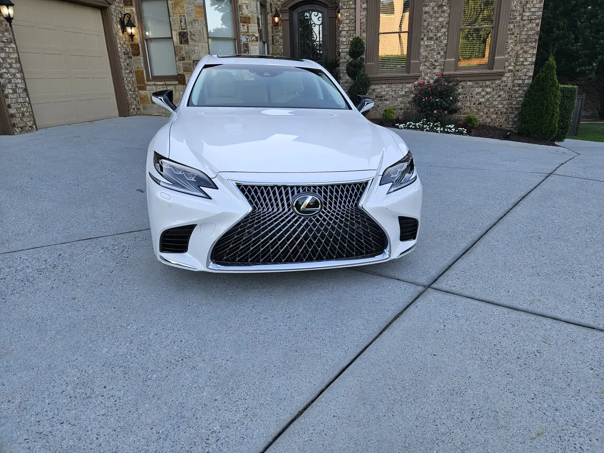 2018 Lexus LS 500 Ultimate Luxury AWD preview 1