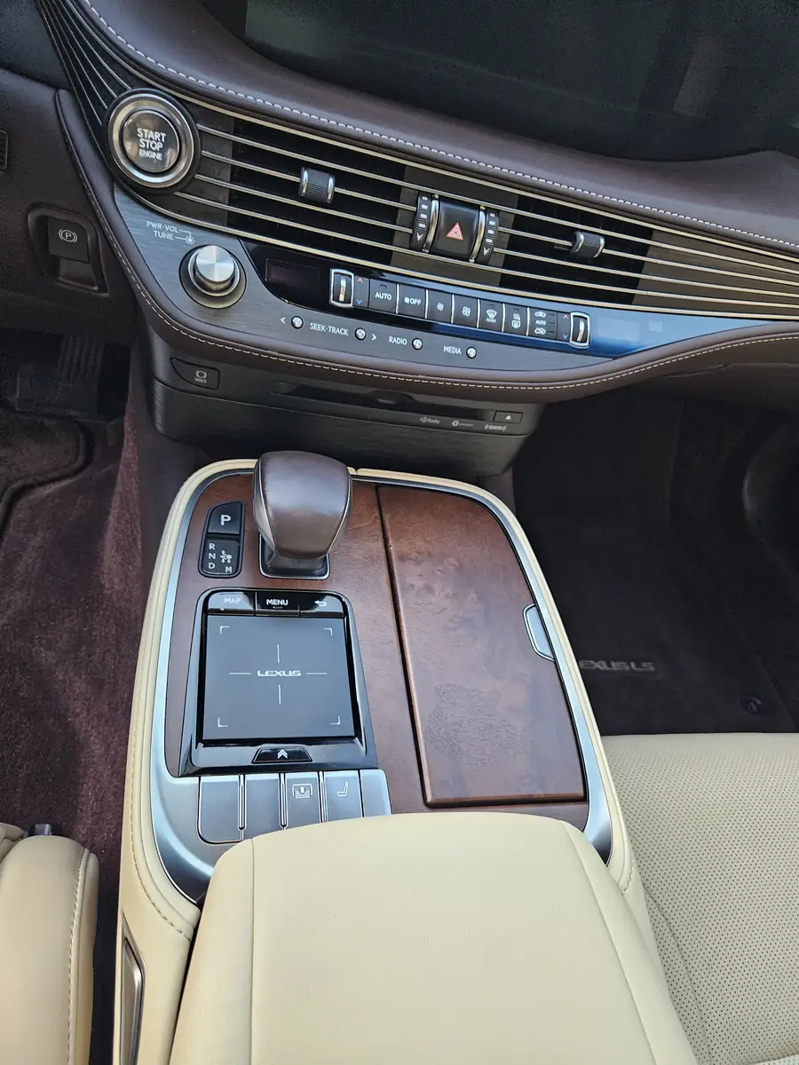 2018 Lexus LS 500 Ultimate Luxury AWD image