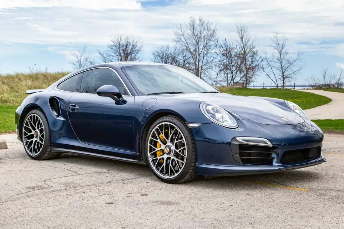 2014 Porsche 911 Turbo S Coupe preview 1
