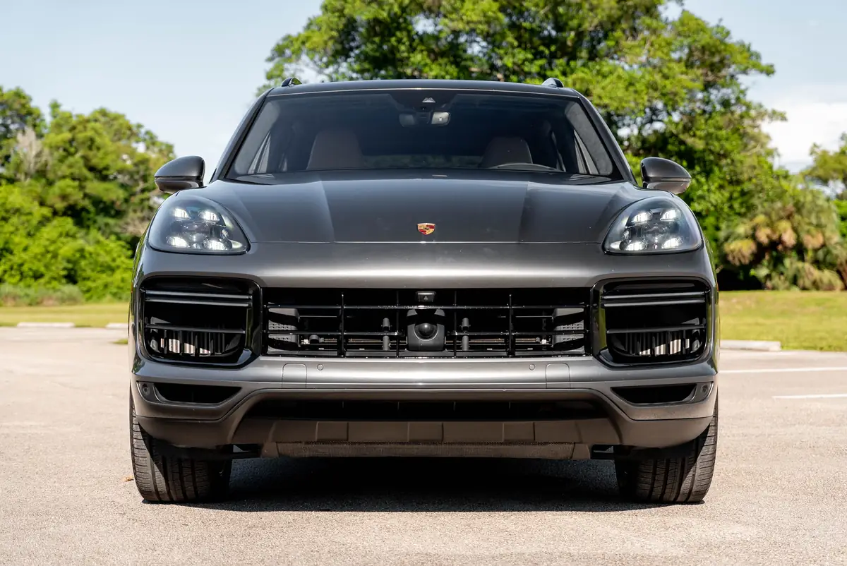 2019 Porsche Cayenne Turbo preview 1