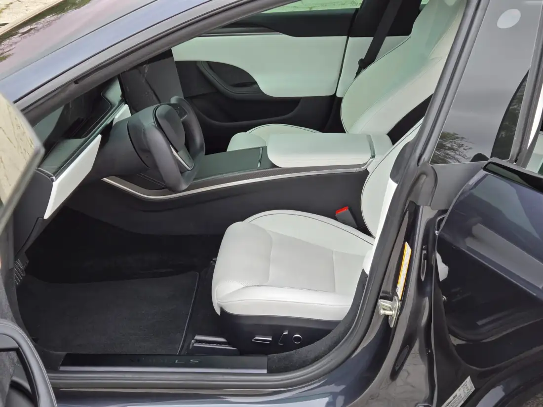 2023 Tesla Model S Plaid image