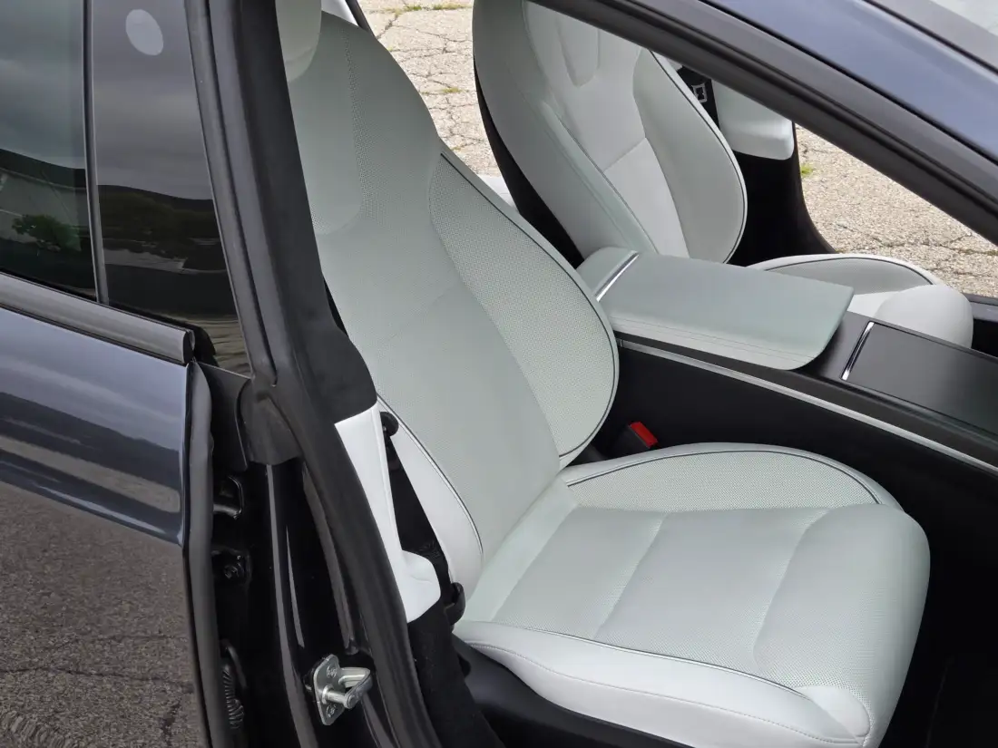 2023 Tesla Model S Plaid image