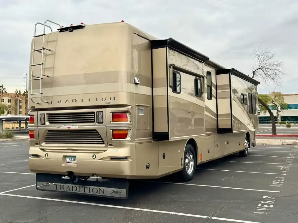 2006 Fleetwood American Tradition preview 3
